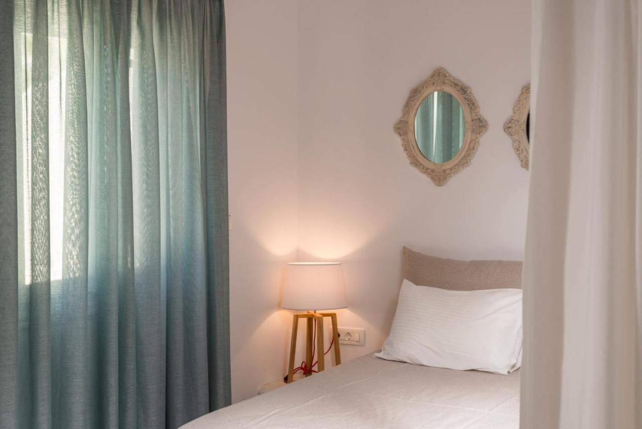 Hermes Hotel Kamári Eksteriør bilde